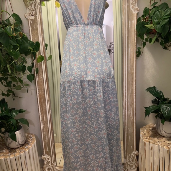 Love Tree Light Blue Garment - Picture 2 of 6